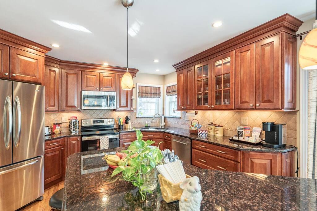 Luxury 4 Bedroom House In Pocono Mountains In Golf Course Near Ferienhaus *